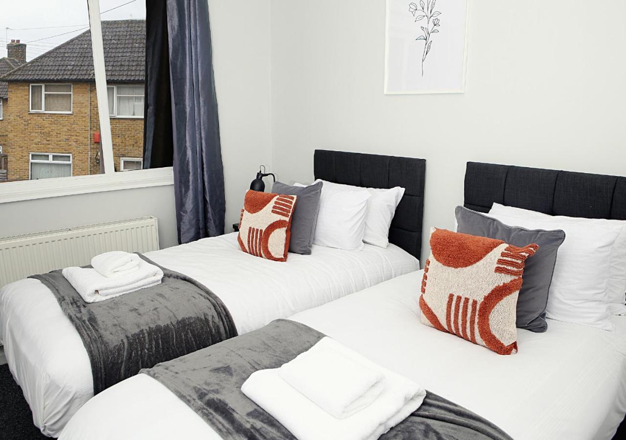 3-Bed House With Parking Near London O2 Apartment Exterior photo