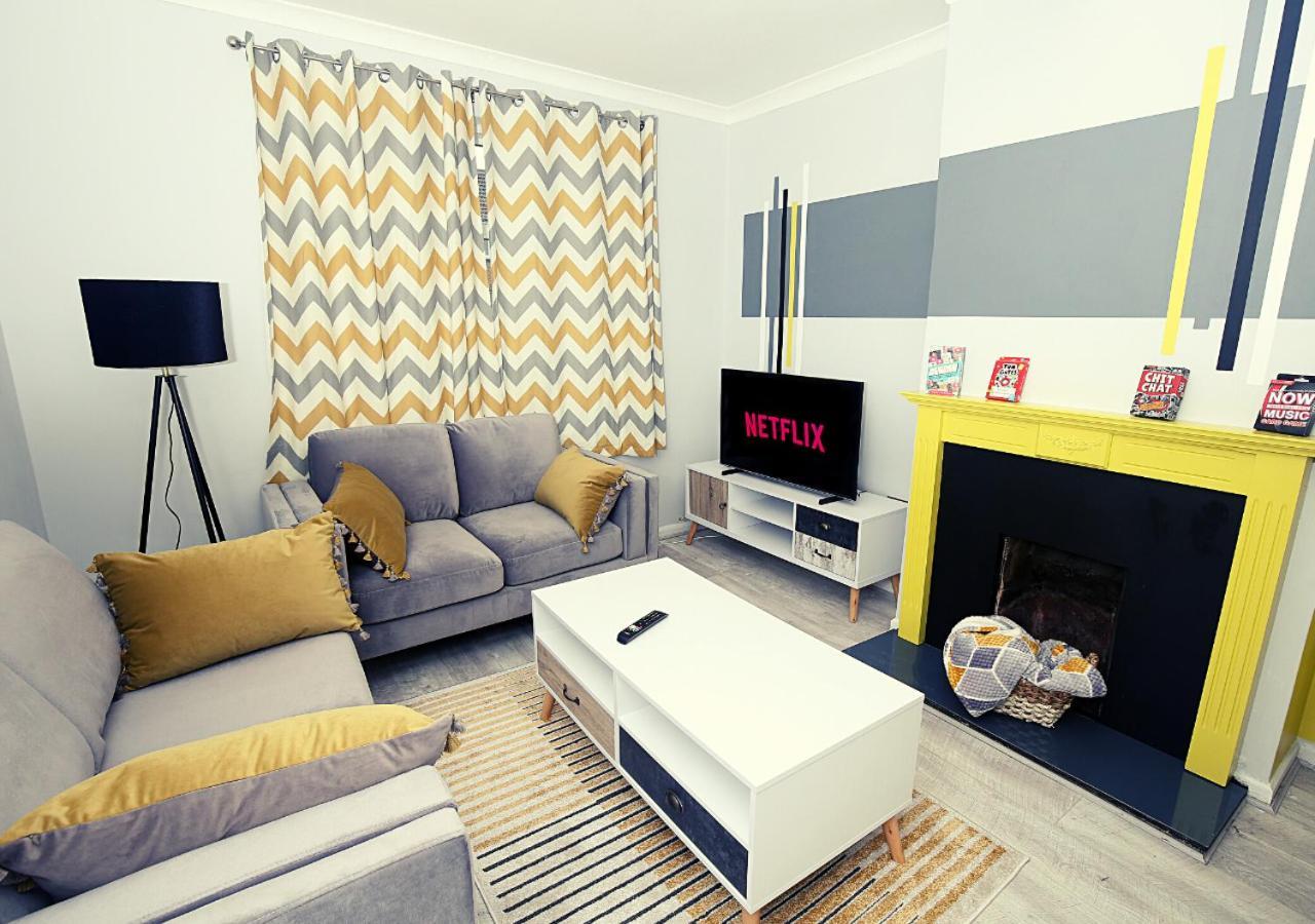 3-Bed House With Parking Near London O2 Apartment Exterior photo